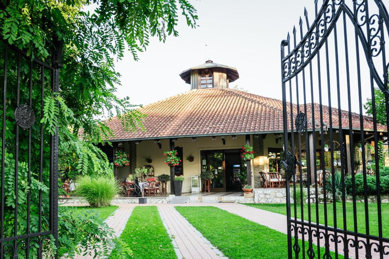 Veliko Gradište Atos Srebrno Jezero - Villa And Restaurant מראה חיצוני תמונה